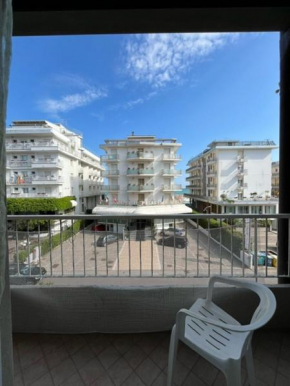 APPARTAMENTO GIOVE ZONA PIAZZA AURORA 20 METRI DAL MARE Lido Di Jesolo